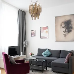 Urban Flats Aparthotel